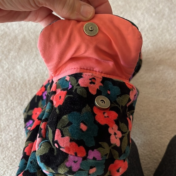 NWOT Gap velvet purse. - Picture 5 of 5